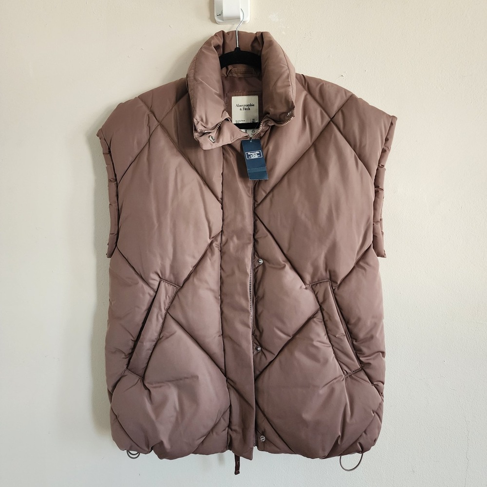 A&F NWT Oversized Puffer Vest XS Gorpcore Layer Comfort Cozy Quilted Fall Brown